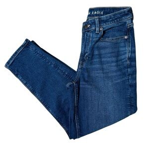 American Eagle Women’s Size 4 Short Medium Wash Stretch Mom Jean